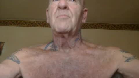 Snapshot of classic_rock_and_oldies chatting on June 14, 10:34 pm Pizza online show from June 14, 10:34 pm
