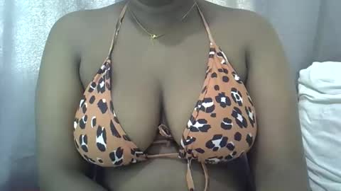 classy_zoey online show from December 3, 8:45 am