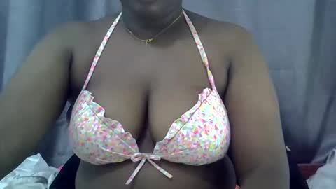 classy_zoey online show from December 21, 11:45 pm