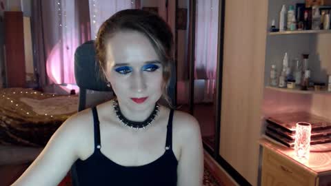 Snapshot of classyinna chatting on October 24, 8:33 am classyinna online show from October 24, 8:33 am