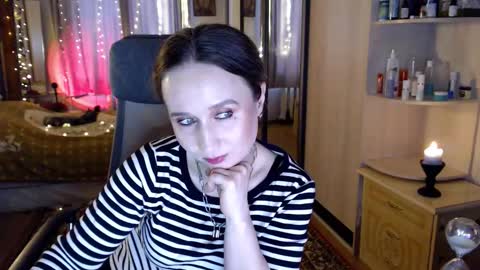 Snapshot of classyinna chatting on January 19, 9:57 am classyinna online show from January 19, 9:57 am