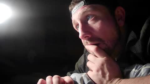 Snapshot of classylongcock chatting on February 14, 6:32 am classylongcock online show from February 14, 6:32 am