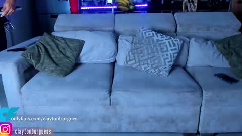 Snapshot of claytonburgues chatting on October 1, 5:35 am claytonburgues online show from October 1, 5:35 am