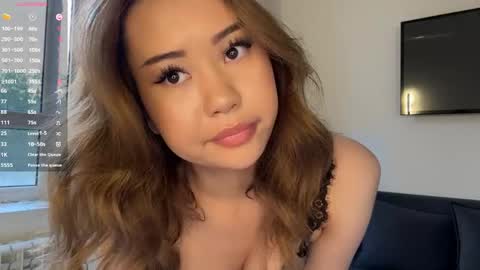 Lili online show from April 22, 1:23 pm