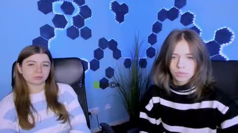 Snapshot of cleo_cool chatting on February 16, 9:38 am ur Cleo online show from February 16, 9:38 am