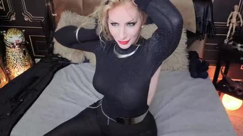 Cleo online show from May 19, 1:56 am