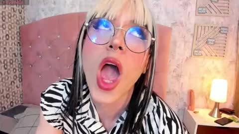 cleo online show from November 11, 4:01 am