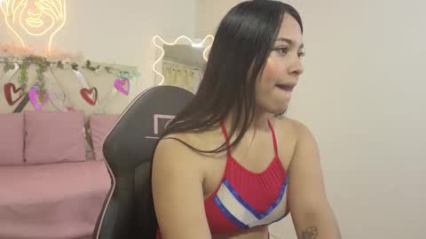 Snapshot of cleo_tay chatting on September 29, 3:00 am CLEO online show from September 29, 3:00 am