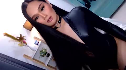Cleo online show from April 29, 9:54 pm
