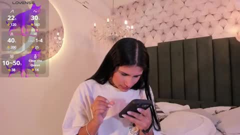 Cleopatra online show from January 6, 7:35 pm