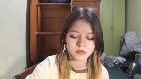 Dina online show from February 3, 2:11 pm