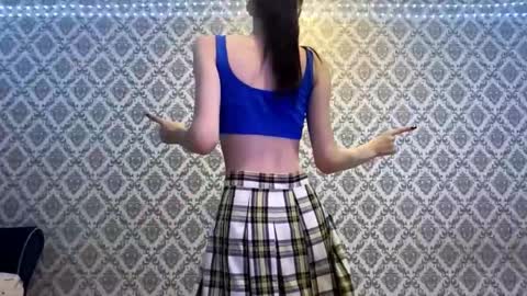 Snapshot of cleotilderinde chatting on December 13, 7:53 pm Cleo online show from December 13, 7:53 pm