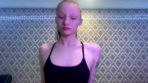 Snapshot of cleotilderinde chatting on December 19, 6:04 pm Cleo online show from December 19, 6:04 pm