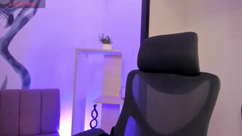 Snapshot of cleowhite_ chatting on January 6, 9:50 pm cleowhite_ online show from January 6, 9:50 pm