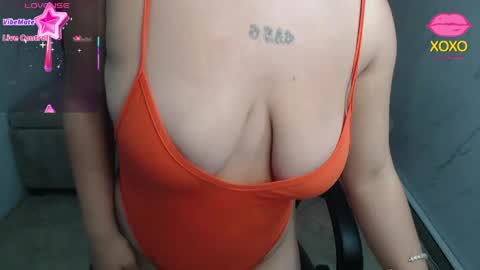 Snapshot of clhoe_b chatting on May 5, 8:39 pm Clhoe online show from May 5, 8:39 pm