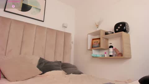 Snapshot of clhoe_johnson_ chatting on September 26, 12:20 pm clhoe_johnson_ online show from September 26, 12:20 pm