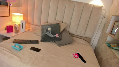 Snapshot of clhoe_johnson_ chatting on October 25, 12:13 pm clhoe_johnson_ online show from October 25, 12:13 pm