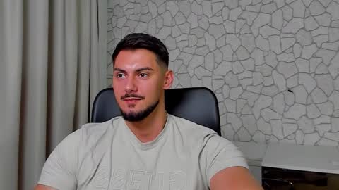 Snapshot of clintmasterss chatting on October 23, 5:29 am ClintMasterss online show from October 23, 5:29 am