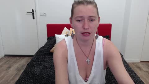 Snapshot of clittytastic chatting on January 10, 9:13 am Syl online show from January 10, 9:13 am