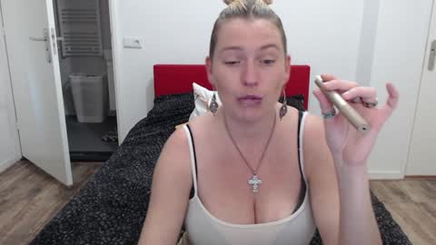 Snapshot of clittytastic chatting on January 13, 2:00 pm Syl online show from January 13, 2:00 pm