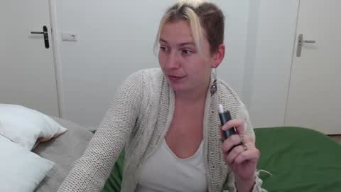 Snapshot of clittytastic chatting on January 23, 2:17 pm Syl online show from January 23, 2:17 pm
