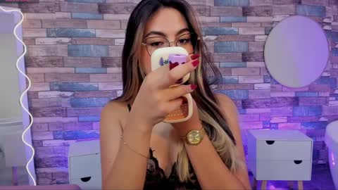 Snapshot of cloe_1tay chatting on April 1, 3:07 am cloe_1tay online show from April 1, 3:07 am