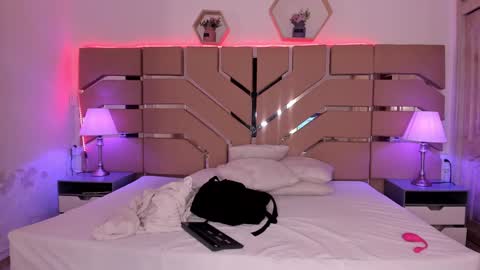 Cloe Online de 600 a 1400 online show from December 6, 11:33 am