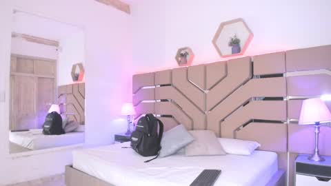 Cloe Online de 600 a 1400 online show from September 19, 11:22 am