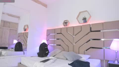 Cloe Online de 600 a 1400 online show from October 12, 11:20 am