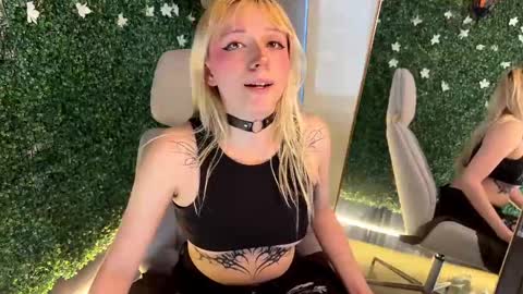  CLOE  online show from September 17, 6:42 pm