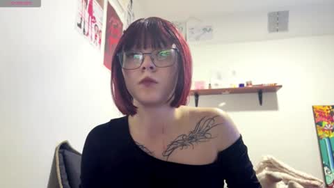 Snapshot of cloe_five chatting on March 3, 11:10 pm CLOE online show from March 3, 11:10 pm