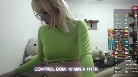 Snapshot of cloe_five chatting on March 24, 1:16 pm CLOE online show from March 24, 1:16 pm