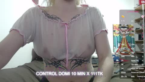 Snapshot of cloe_five chatting on March 27, 6:40 pm CLOE online show from March 27, 6:40 pm