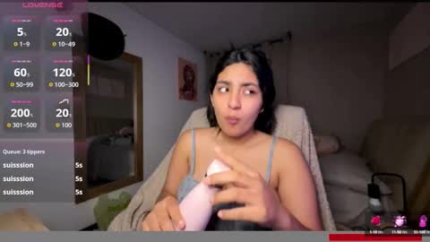 cloe small online show from October 15, 7:52 am