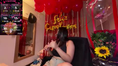 cloe small online show from February 17, 4:09 am