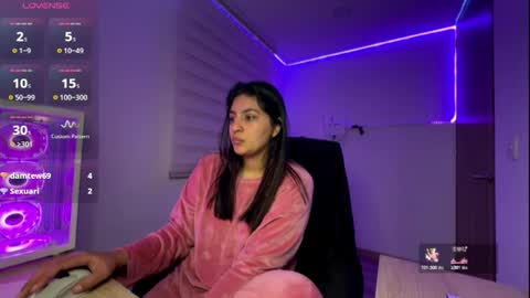 cloe small online show from March 27, 8:26 am