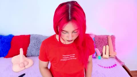 Snapshot of cloee_lovee chatting on February 24, 3:32 pm cloee lovee online show from February 24, 3:32 pm