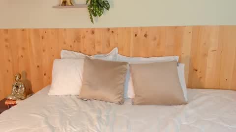 Snapshot of cloehsmiith chatting on September 23, 8:01 pm Chloe Smith online show from September 23, 8:01 pm