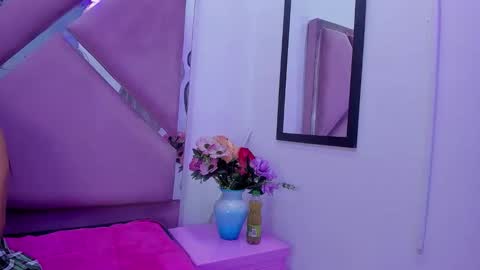 Snapshot of cloemorenti_ chatting on March 21, 1:26 pm CloeMorenti online show from March 21, 1:26 pm