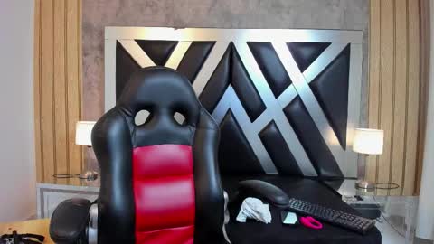 lady cloe person online show from January 6, 3:49 pm