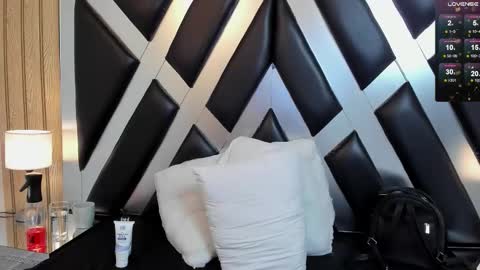 lady cloe person online show from February 28, 3:57 pm