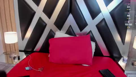 lady cloe person online show from March 1, 3:25 pm