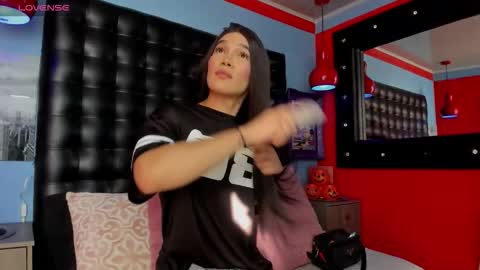 Snapshot of cloerodriguez chatting on October 29, 9:05 pm ---Cloe--- online show from October 29, 9:05 pm