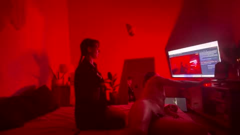 Snapshot of closeupfeels chatting on November 1, 9:06 pm Take it easy 3 online show from November 1, 9:06 pm