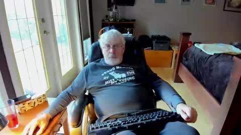 cloudalert62 online show from March 26, 4:01 pm