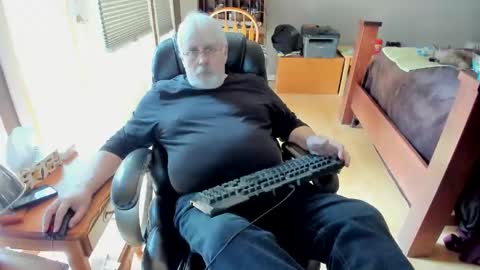 cloudalert62 online show from April 4, 7:00 pm