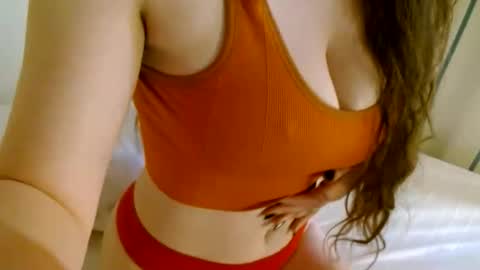 cloudylemonade22 online show from May 1, 4:50 am