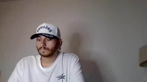 tallhungandcloudy online show from April 4, 4:22 am