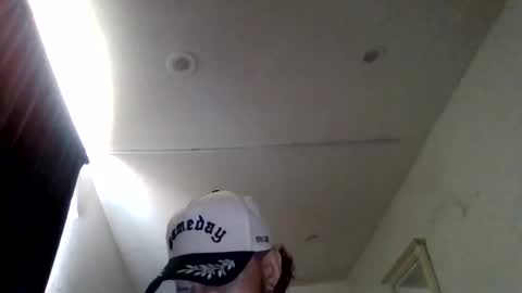 tallhungandcloudy online show from May 7, 10:48 pm