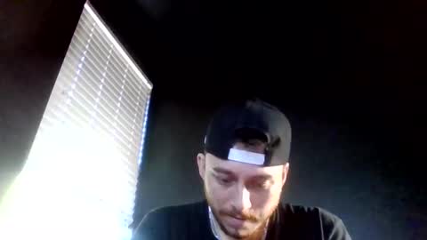 tallhungandcloudy online show from May 11, 1:22 am